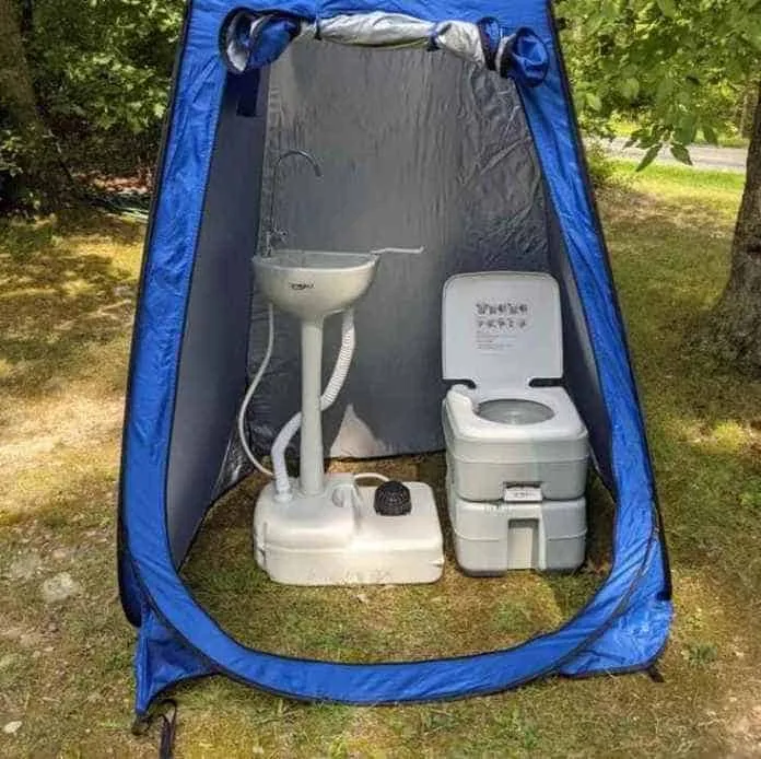 portable camp toilet setup