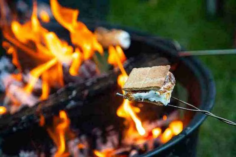 Must-Have Campfire Cooking Equipment For An Unforgettable Outdoor Adventure 7 camfire 20treats copy
