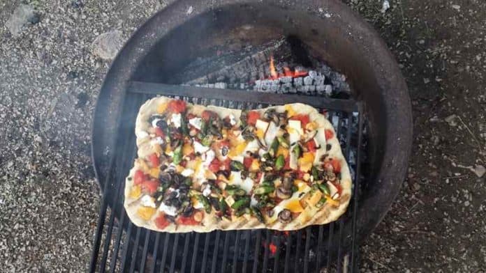 campfire pizza 800 X 450 campfire pizza