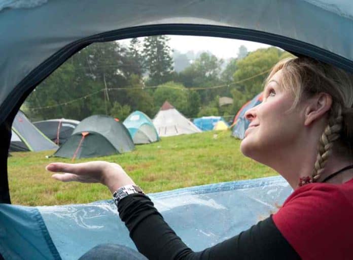 camping in the rain 800 X 589 camping in the rain